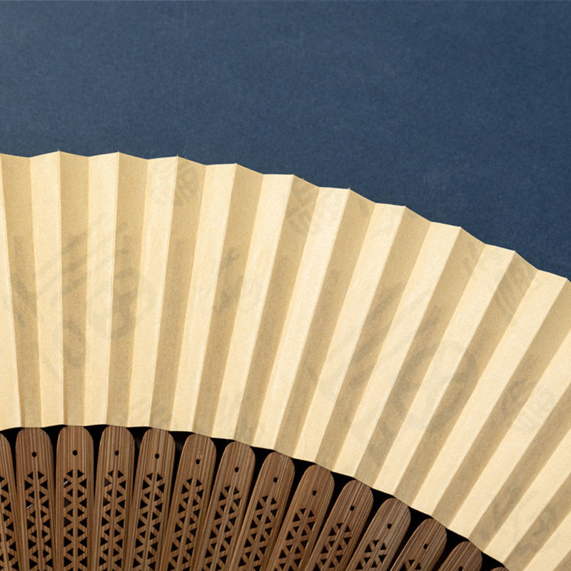 Éventail chinois pliable en soie de 22,5 cm | Motif libellule et lotus