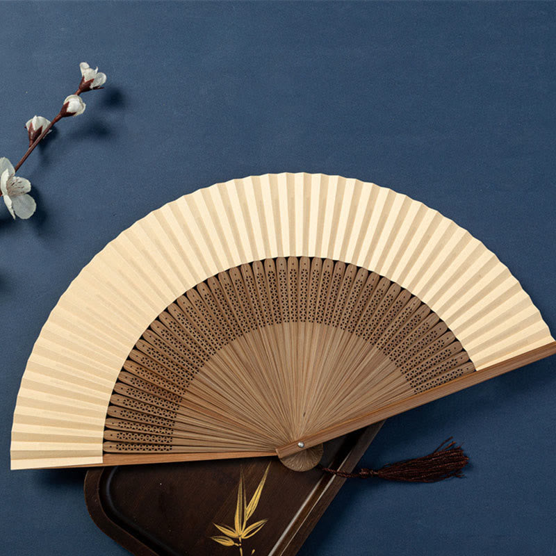 Éventail chinois pliable en soie de 22,5 cm | Motif libellule et lotus