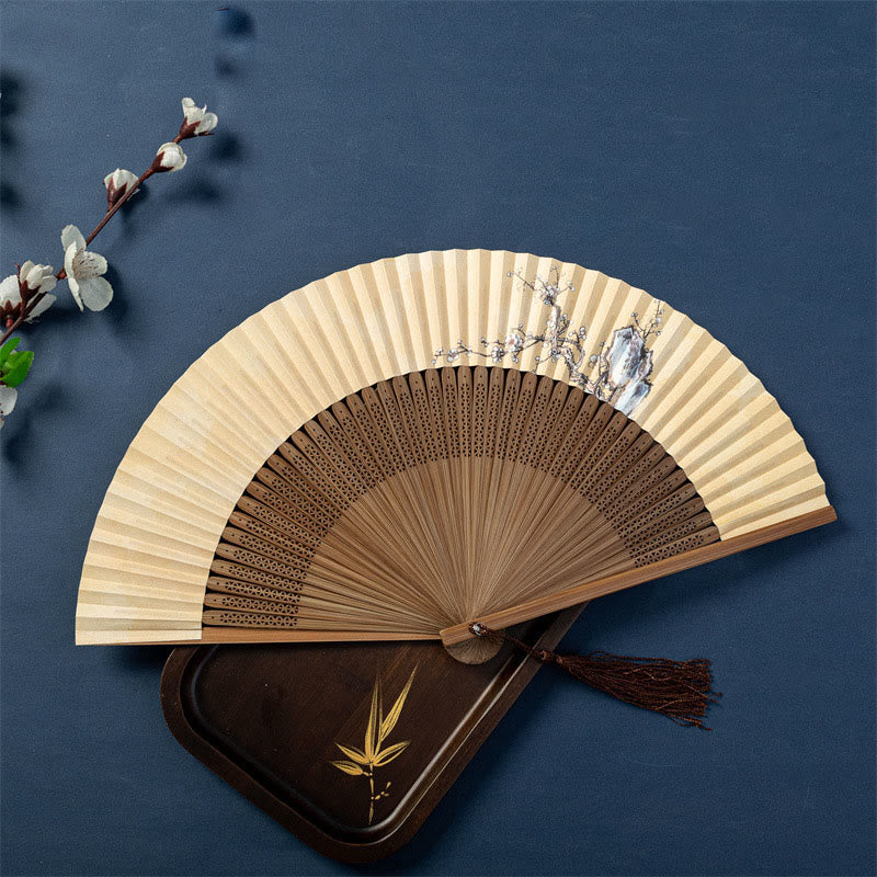 Éventail chinois pliable en soie de 22,5 cm | Motif libellule et lotus
