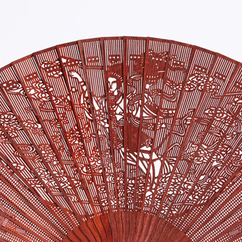 Éventail pliant en bois de santal rouge à petites feuilles de 22,5 cm avec gravure grue, paon, lune Chang'e