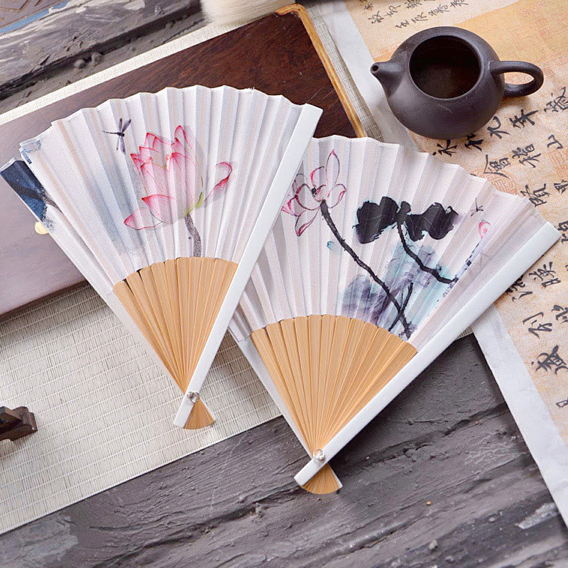 Éventail chinois pliable de 23,3 cm, motif lotus, peinture à l'encre, avec cadre en bambou