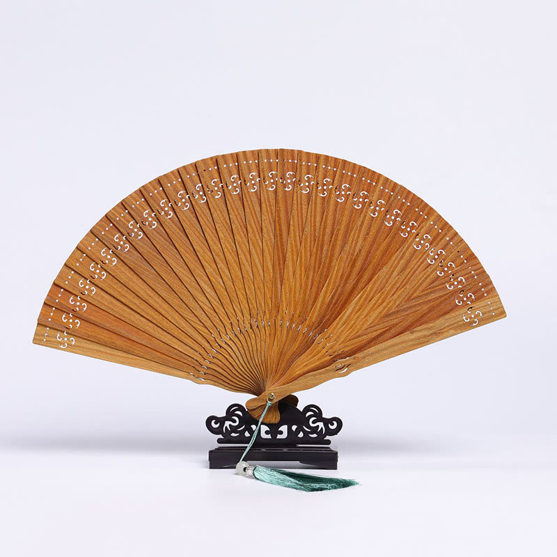 Éventail pliant en bois de santal vert, nuages ​​de bon augure, 23 cm