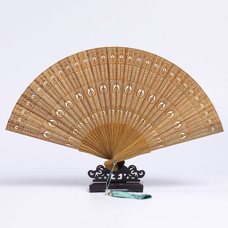 Éventail pliant en bois de santal vert, nuages ​​de bon augure, 23 cm