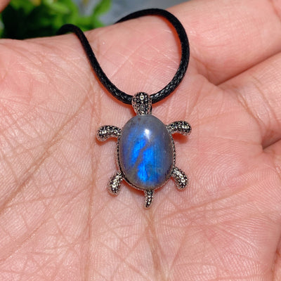 Pendentif tortue en labradorite de 2 cm pour la guérison spirituelle