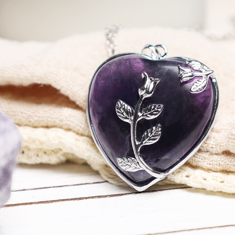 Collier pendentif cœur en améthyste pour la guérison et l'équilibre