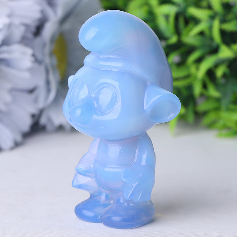 Figurine sculptée en cristal d'opalite bleue de 3,2 pouces