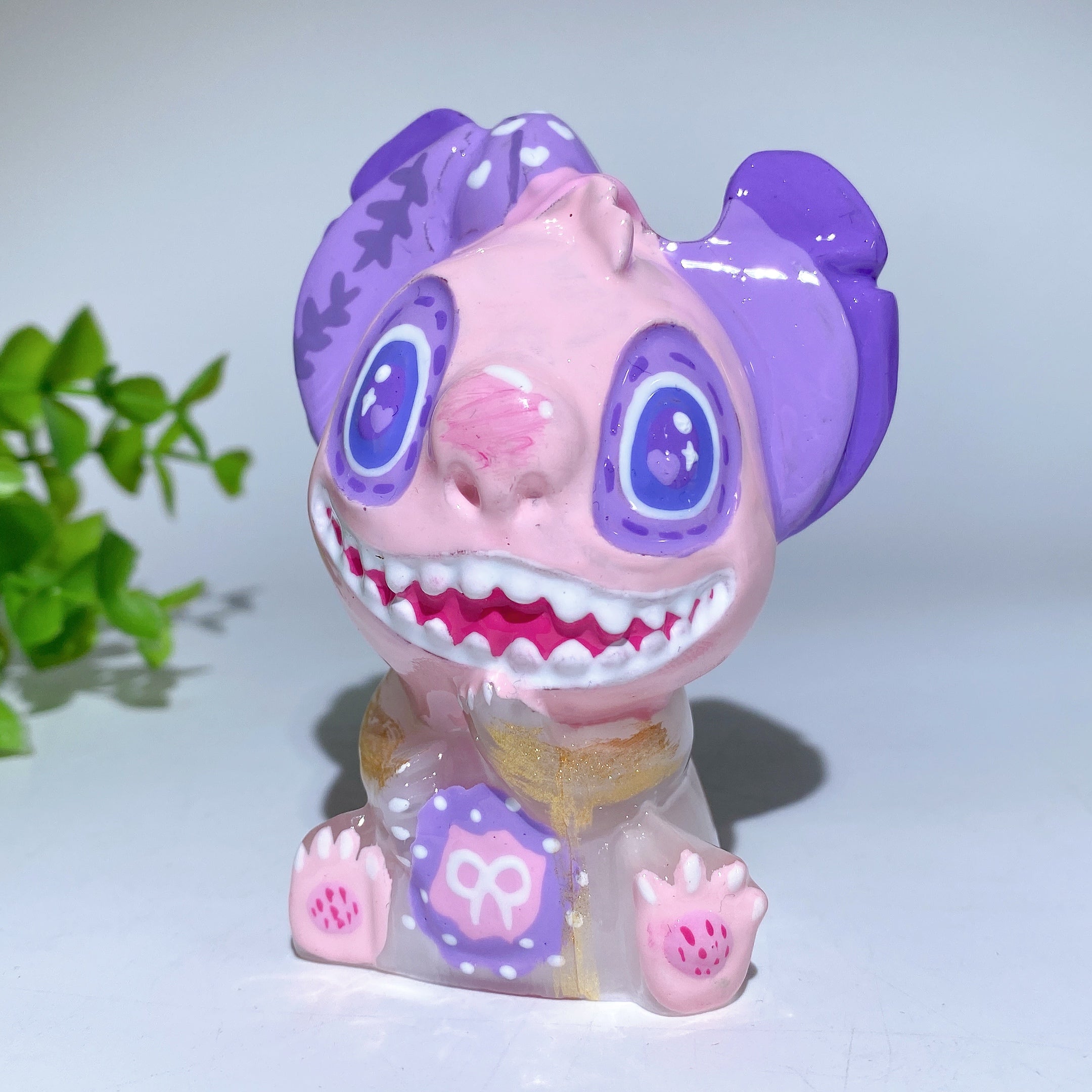 Figurine en cristal de sélénite de 9 cm, sculptée et peinte
