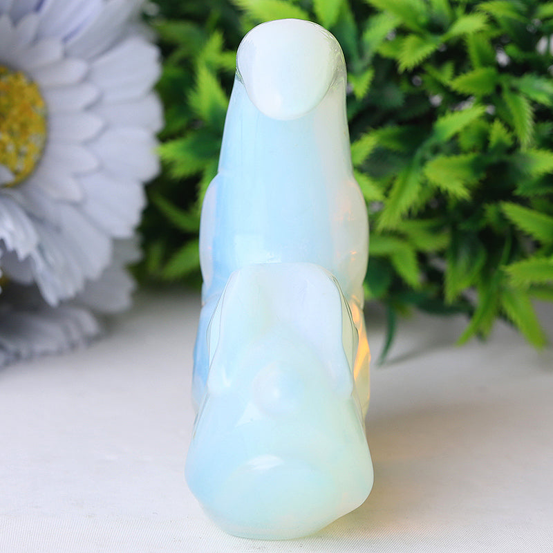 Figurine sculptée en cristal de lapin lune en opalite de 7,6 cm