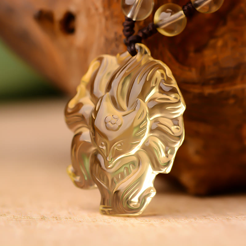 Collier porte-bonheur en améthyste naturelle avec renard à neuf queues