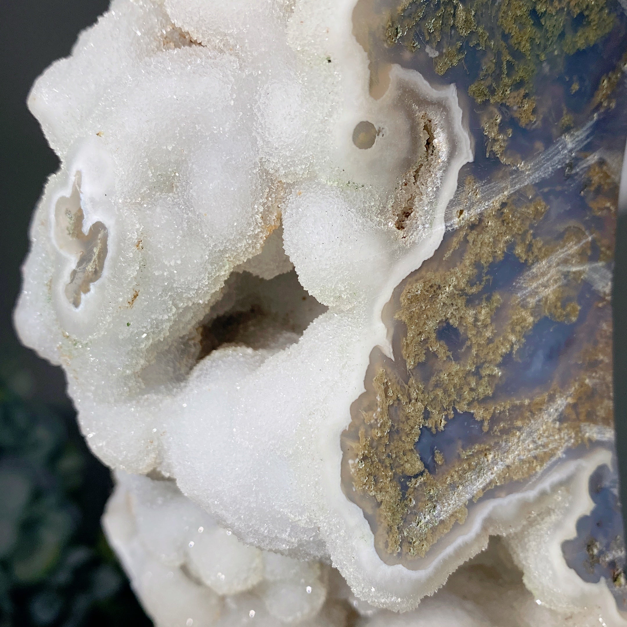 Agate mousse druzy de 30 cm, sculpture en cristal de lune pour la guérison