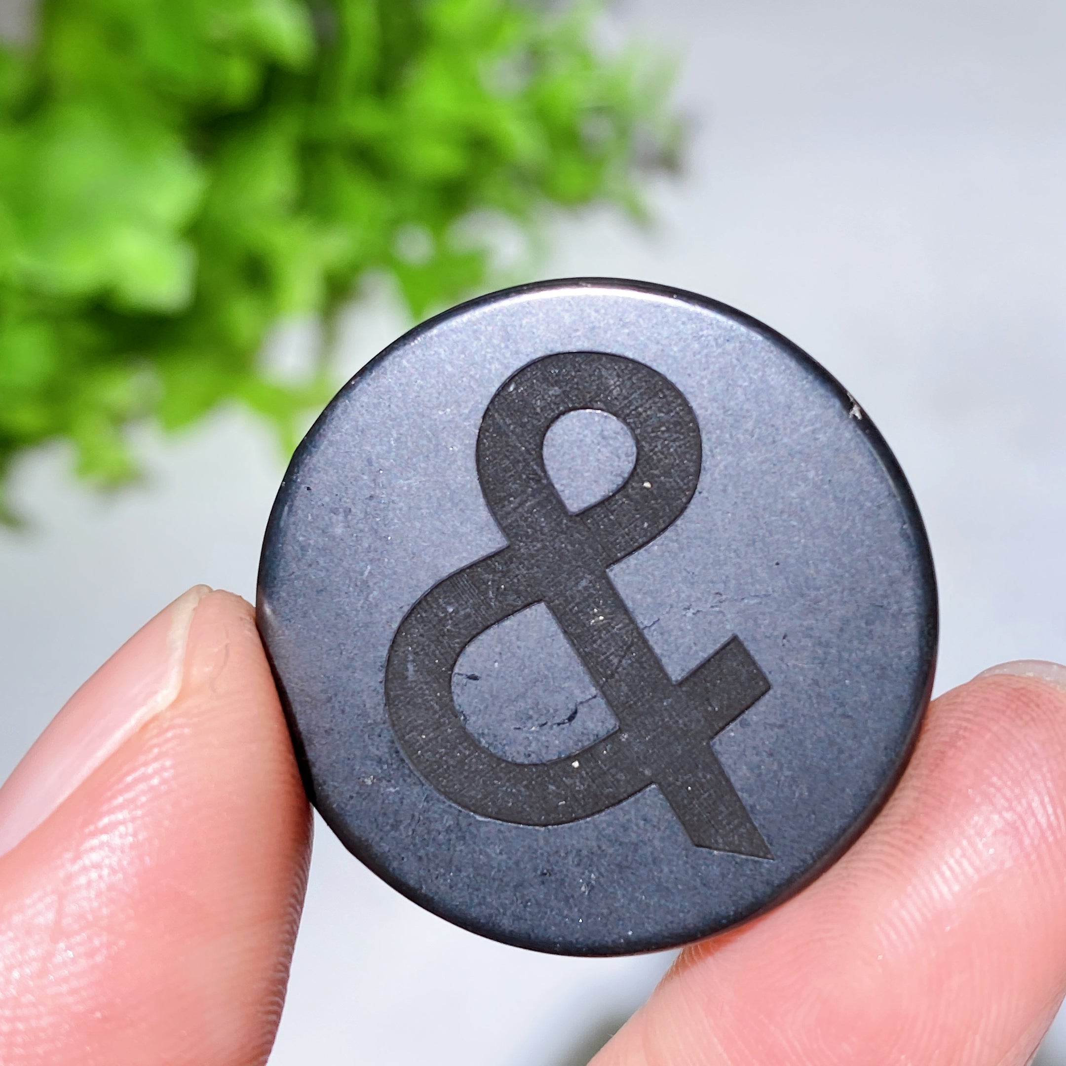 Dalle ronde en cristal de guérison schungite de 30 mm