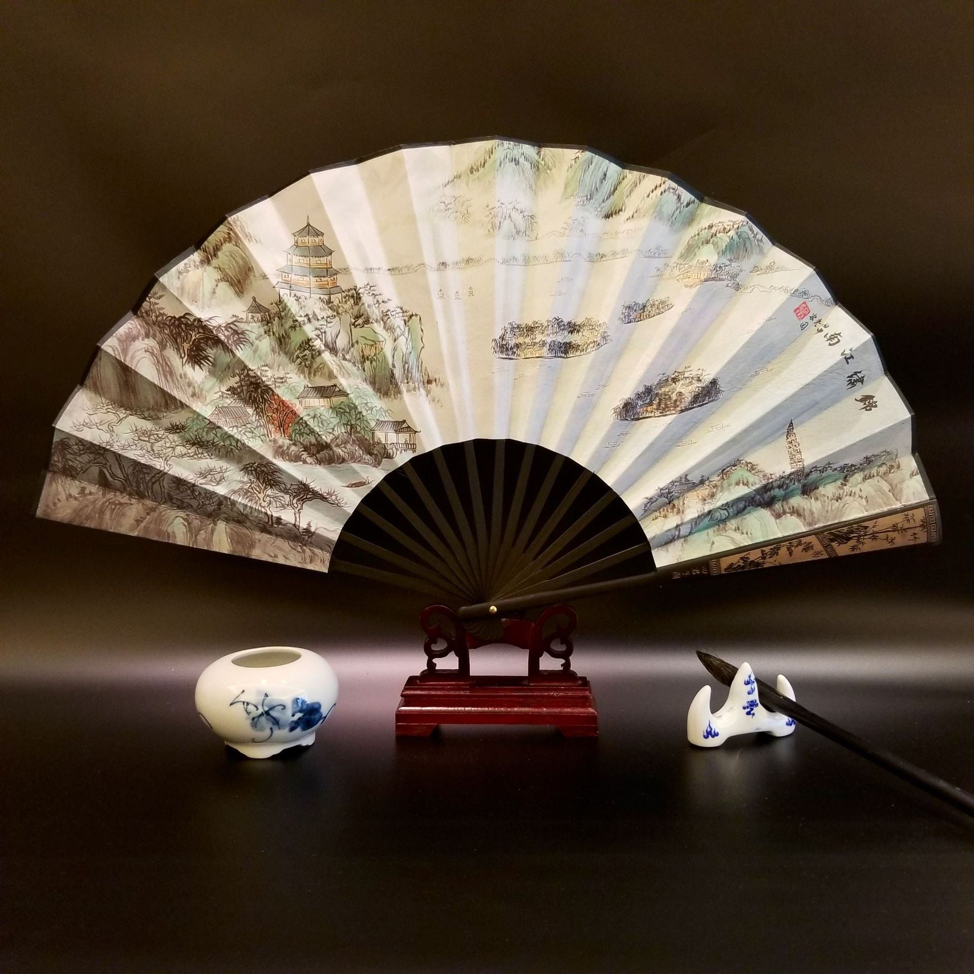 Éventail chinois pliable en bambou de 33,5 cm avec motif Grande Muraille