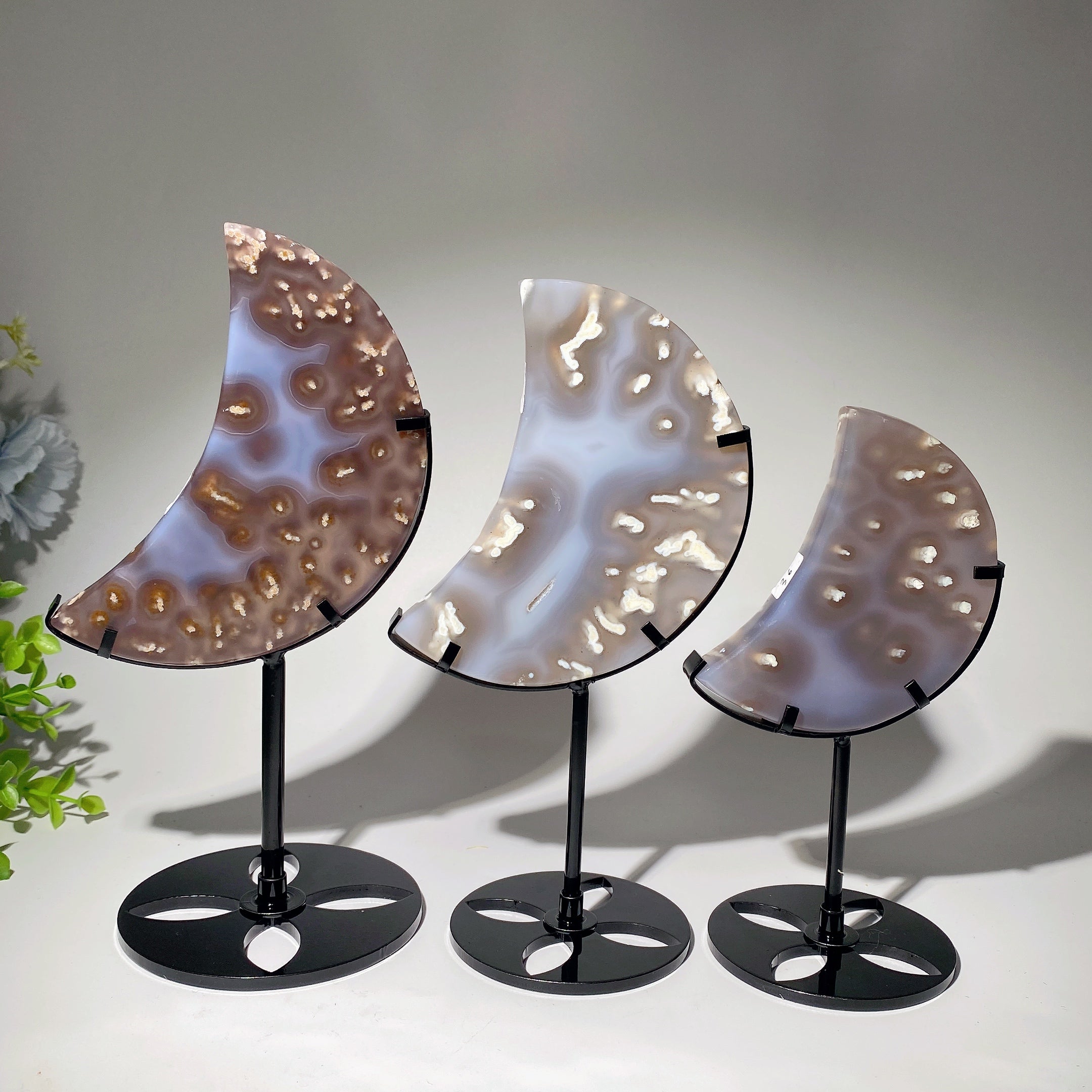 Sculpture en cristal d'agate de lune de 4 à 5,5 pouces avec support