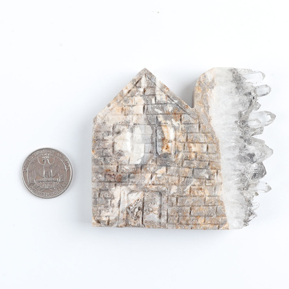 Sculpture en pierre de 4,5 pouces représentant une maison en amas de cristal