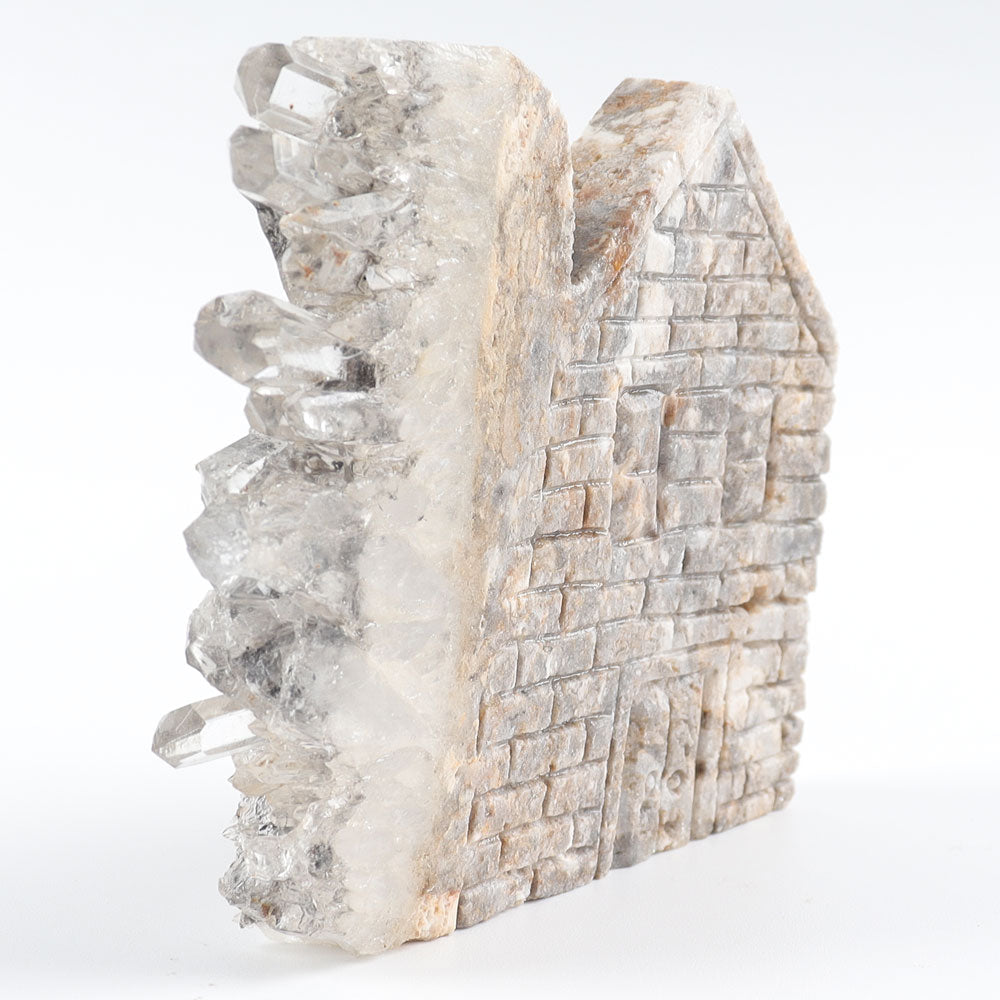 Sculpture en pierre de 4,5 pouces représentant une maison en amas de cristal