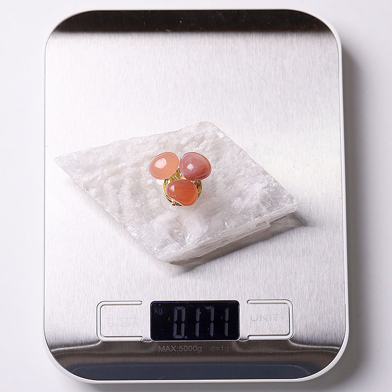 Base en sélénite de 4 pouces avec spécimen de cristal de cornaline