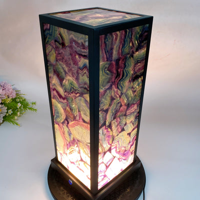 Lampe en cristal de fluorite arc-en-ciel de 46,5 cm pour une ambiance de guérison