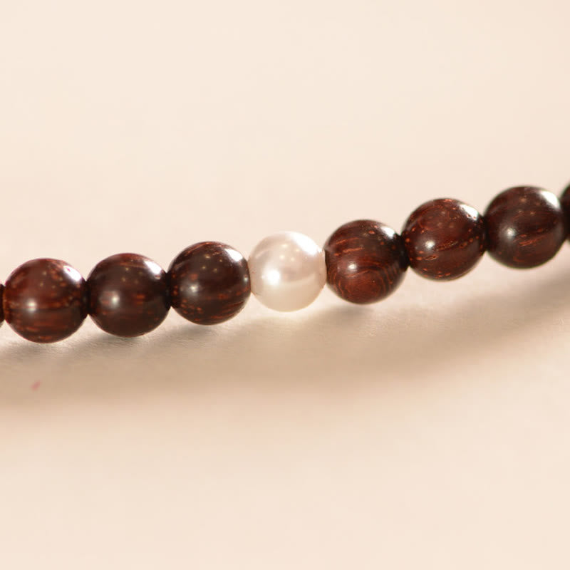 Bracelet de protection spirituelle en bois de santal rouge à petites feuilles de 4 mm