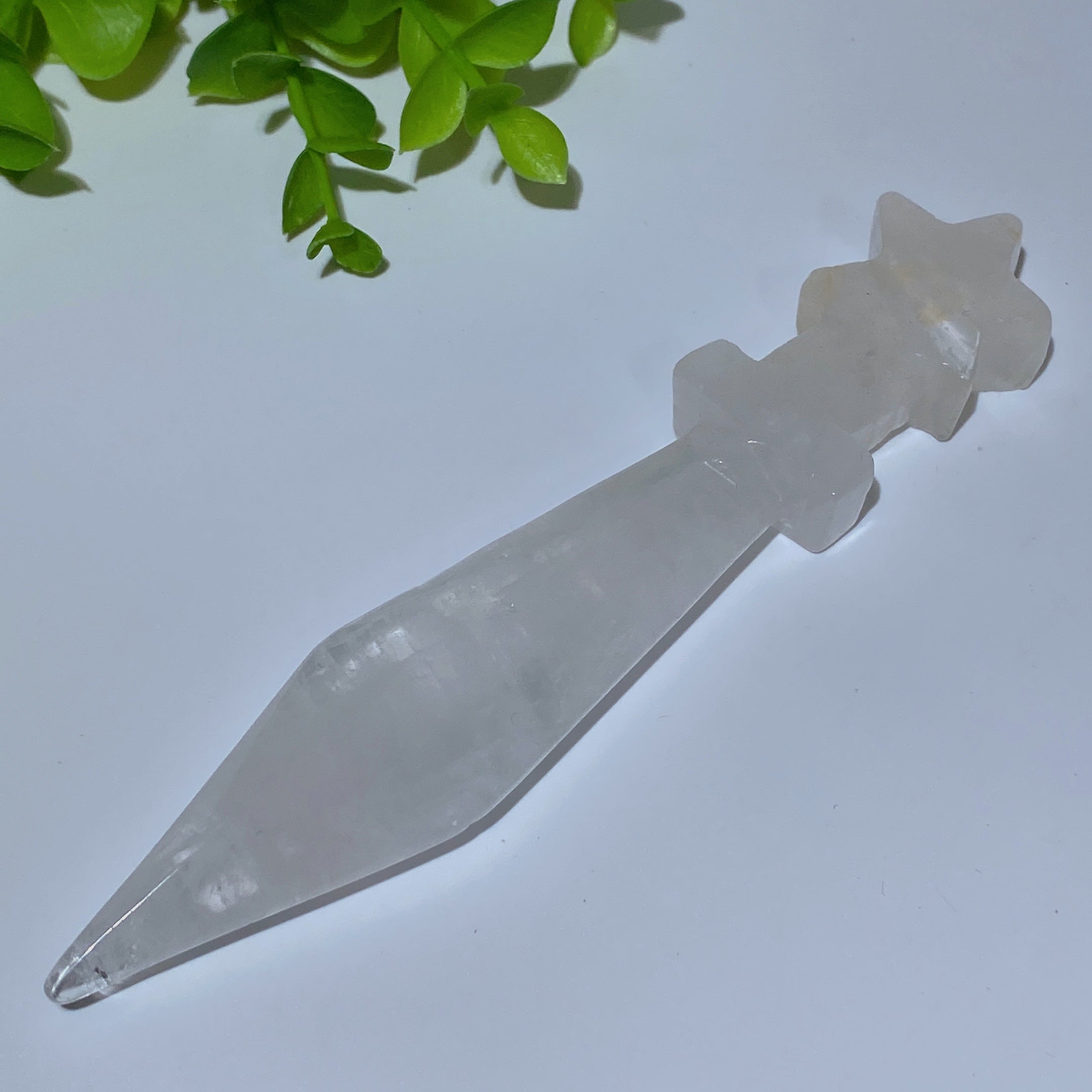 Figurines sculptées d'épées en cristal mixte de 5,1 pouces
