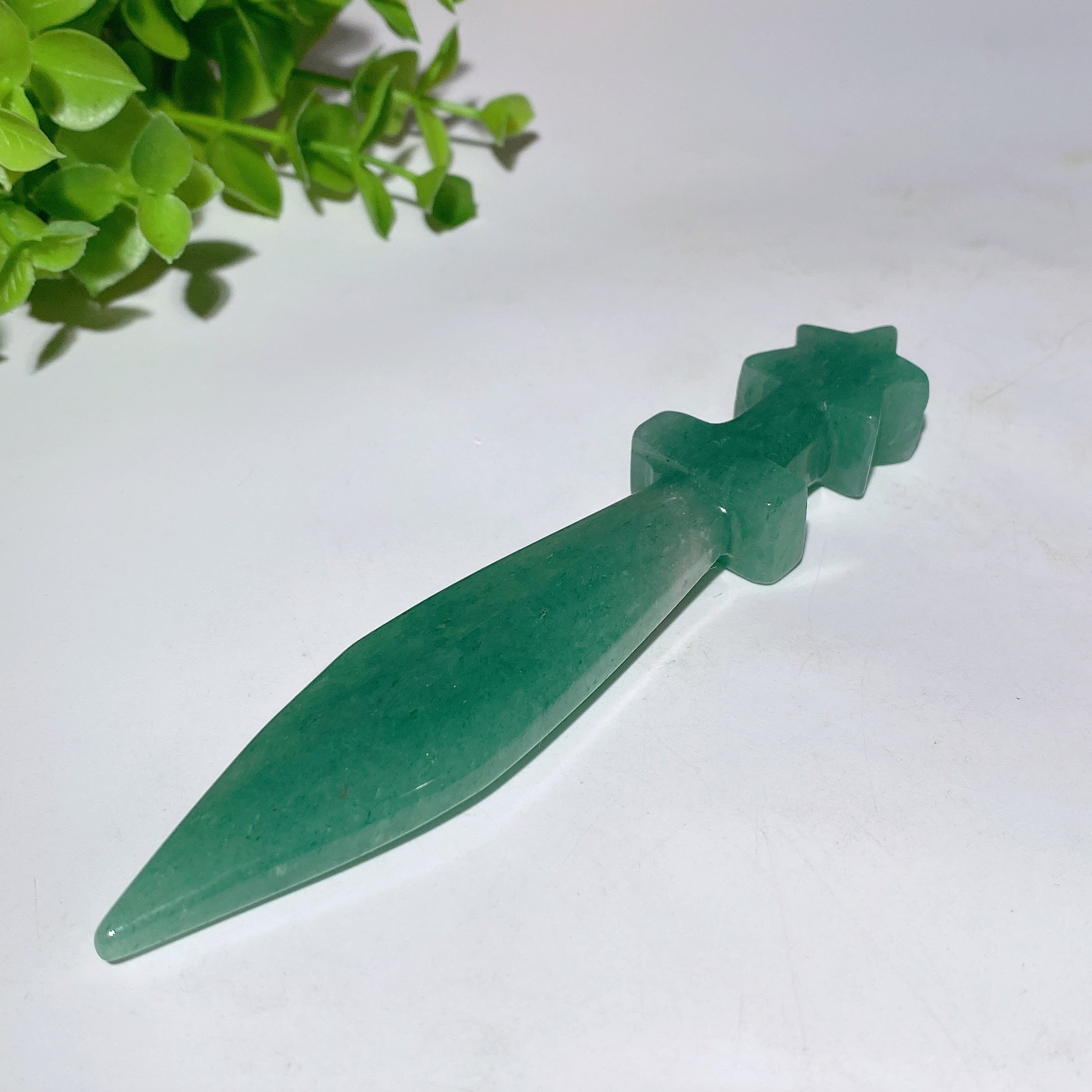 Figurines sculptées d'épées en cristal mixte de 5,1 pouces