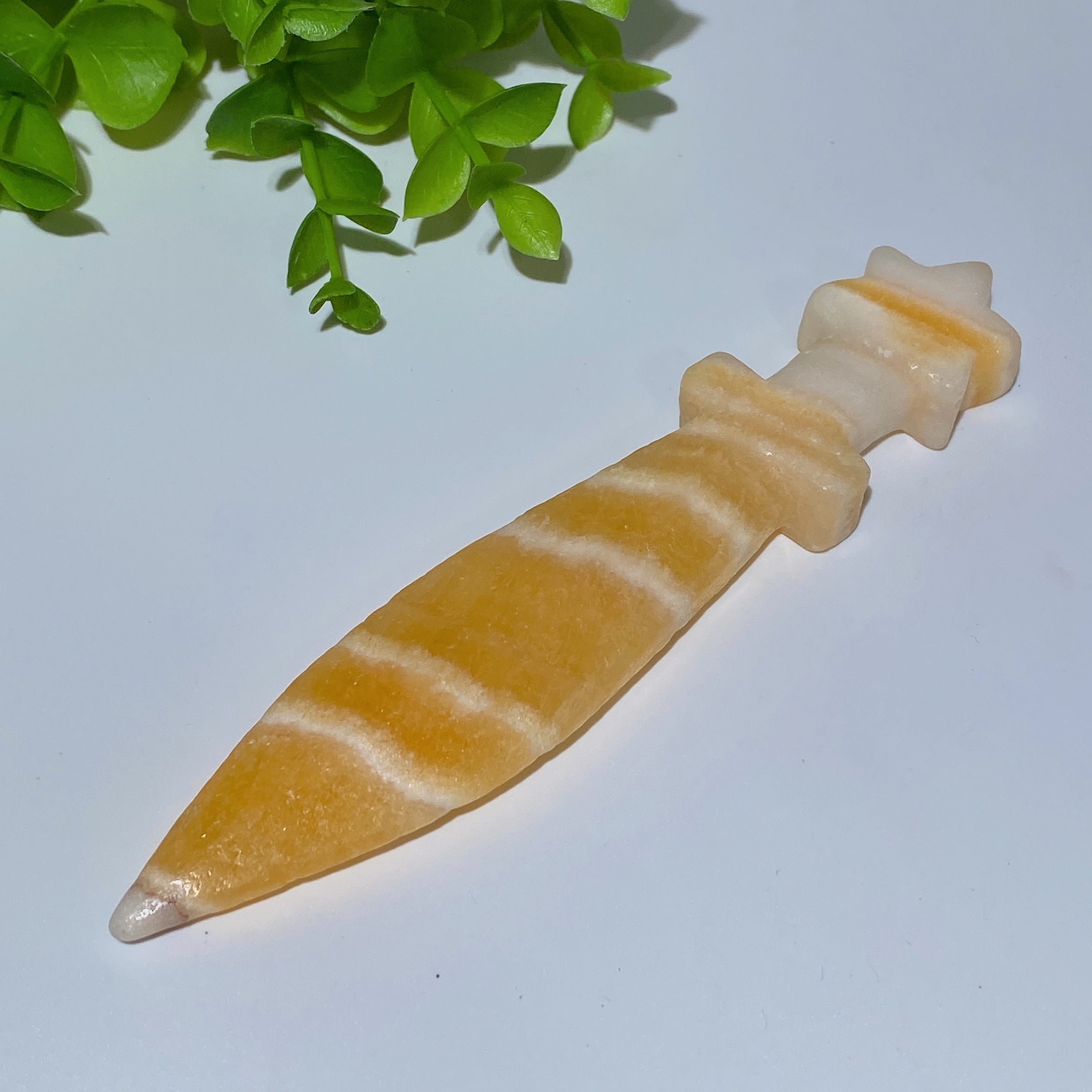 Figurines sculptées d'épées en cristal mixte de 5,1 pouces