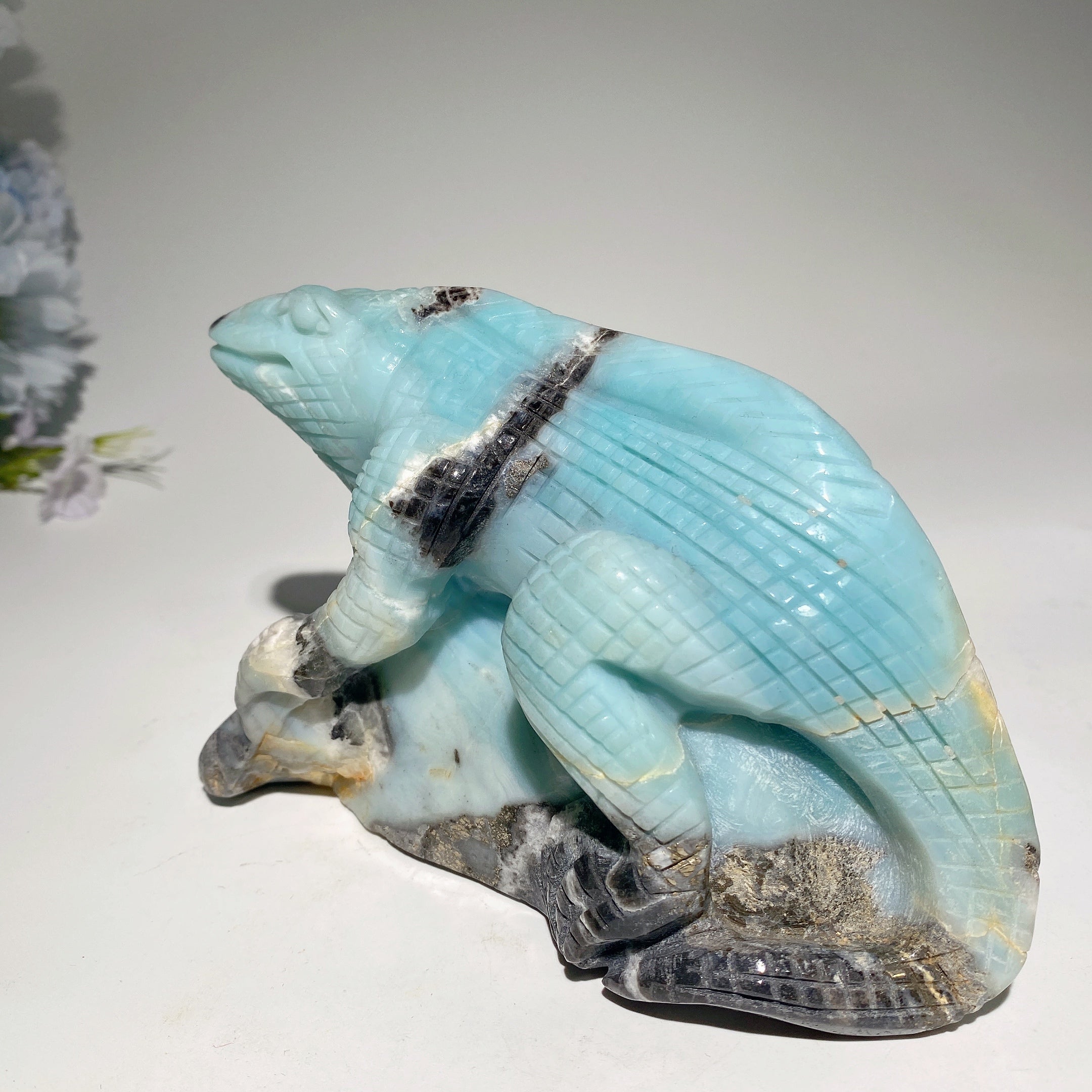 Sculpture de guérison en cristal bleu ciel de 5,4 pouces