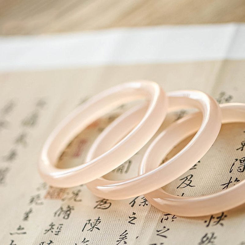 Bracelet d'amour-propre en jade rose de 52 mm pour l'harmonie et la paix