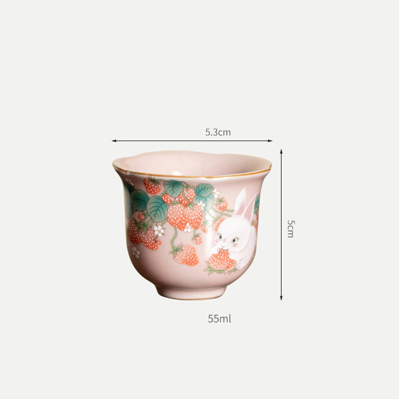 Tasse à thé en céramique motif fraise et lapin, 55 ml | Zen Decor Delight