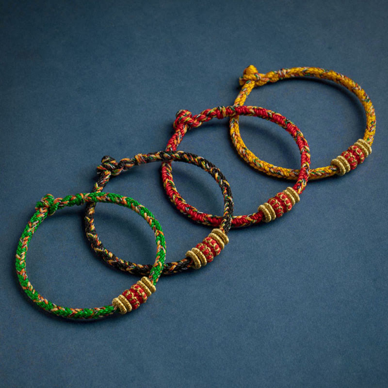 Bracelet en fil rouge fait main avec signe du zodiaque chinois pour la chance et la force