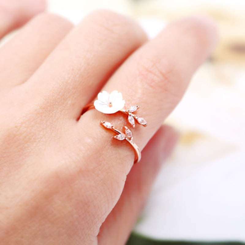 Unisex Copper Luck Ring with Plum Blossom Leaf Pattern