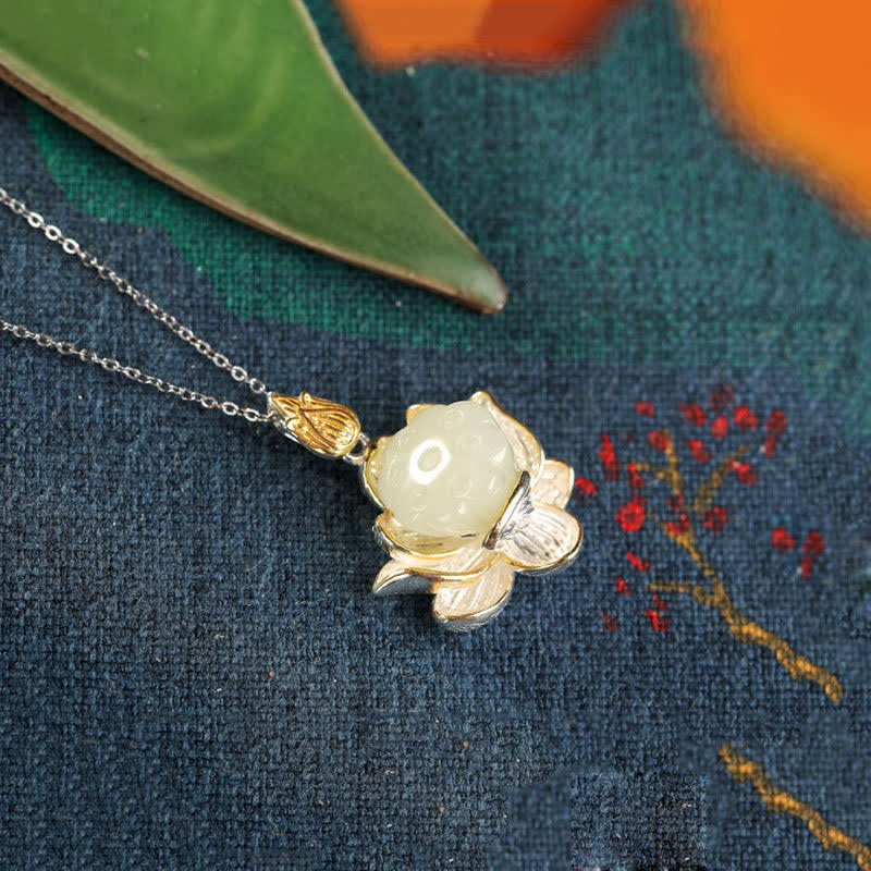 Collier de protection du bonheur en jade blanc et fleur de lotus