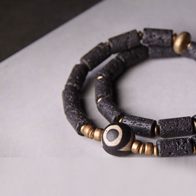 Bracelet enroulé en laiton avec perles dzi à trois yeux en pierre de lave de 6 mm pour le calme