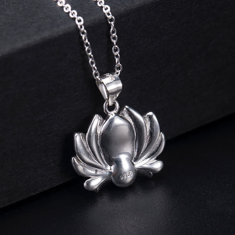 Collier pendentif lotus en perles de 6 mm – Richesse et illumination