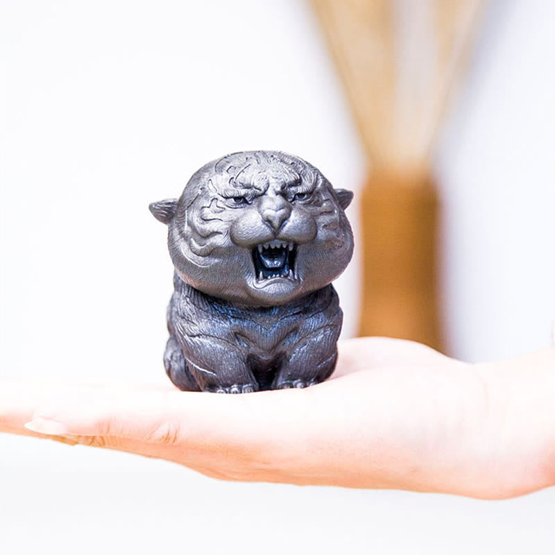 Statuette miniature en résine de poudre de fer représentant un tigre rugissant de 7,5 cm