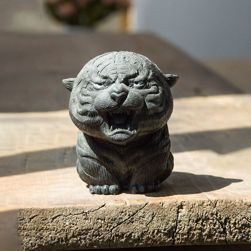 Statuette miniature en résine de poudre de fer représentant un tigre rugissant de 7,5 cm