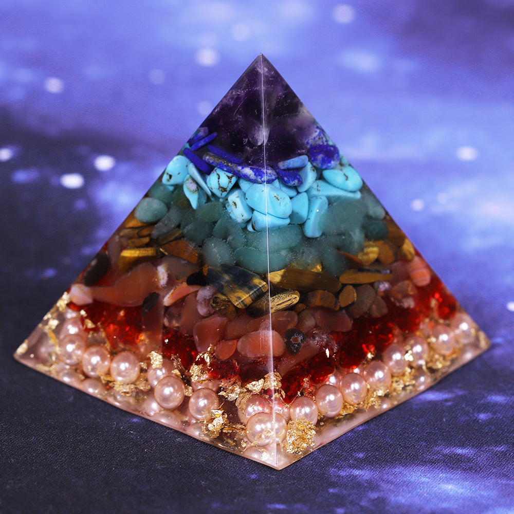 Pyramide d'orgonite de guérison des 7 chakras