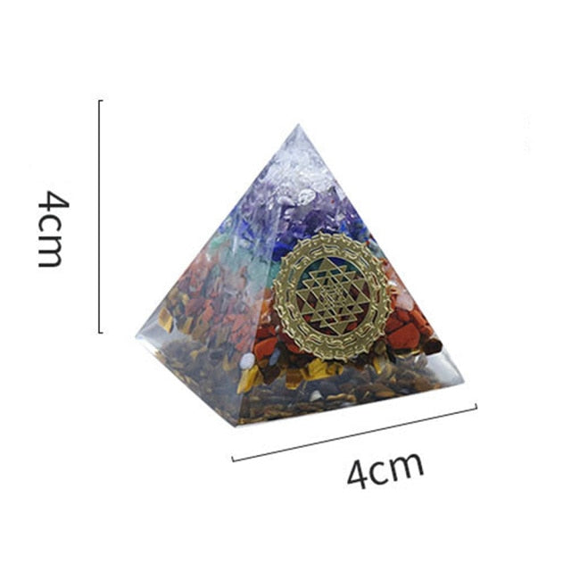 Pyramide d'orgone à 7 chakras