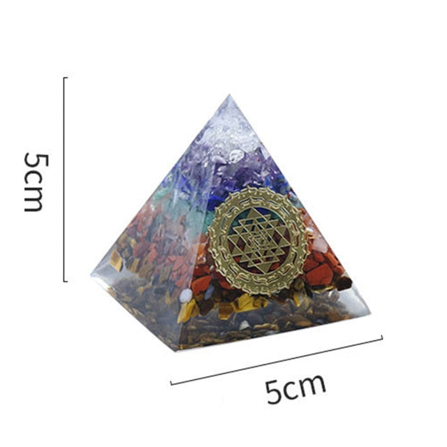 Pyramide d'orgone à 7 chakras