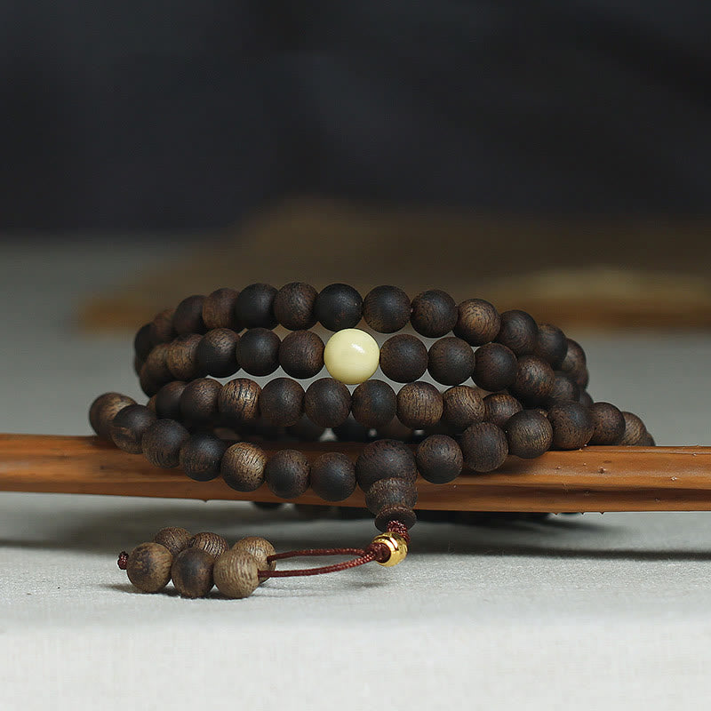 Bracelet Mala en bois d'agar de 8 mm pour la protection et l'équilibre