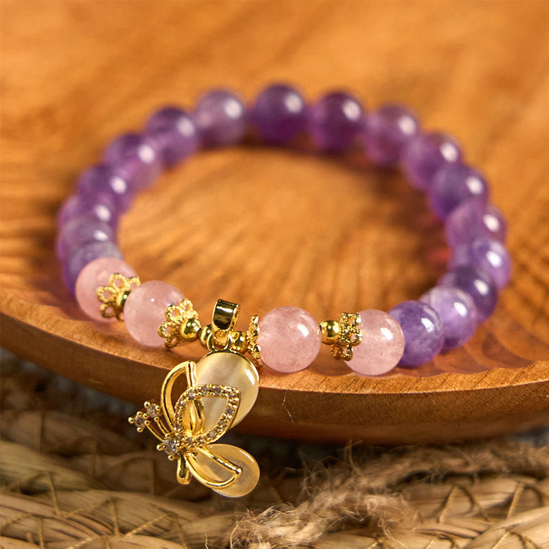Bracelet à breloques papillon en améthyste et quartz fraise de 8 mm