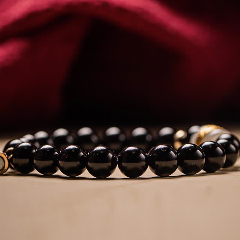 Bracelet de force Om Mani Padme Hum en jade obsidienne noire de 8 mm