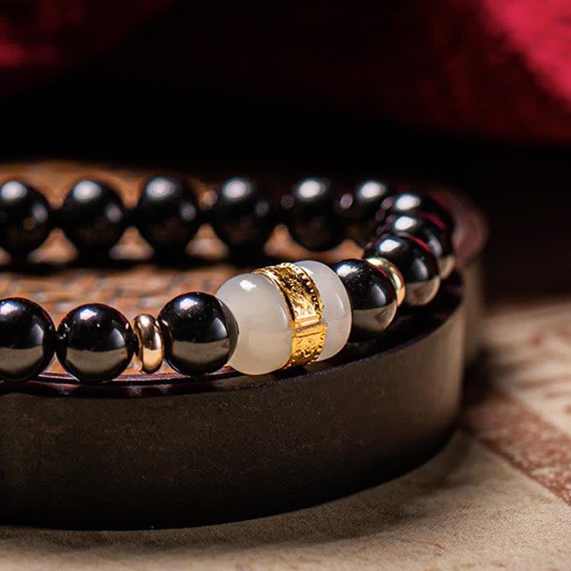 Bracelet de force Om Mani Padme Hum en jade obsidienne noire de 8 mm