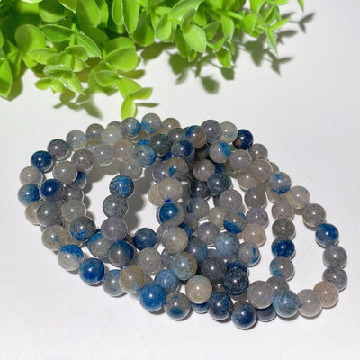 Bracelet de guérison en cristal de quartz fraise bleu de 8 mm