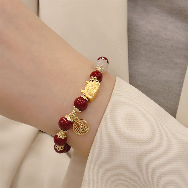 Bracelet Dragon Luck 8 mm avec agate rouge et pierres multifacettes