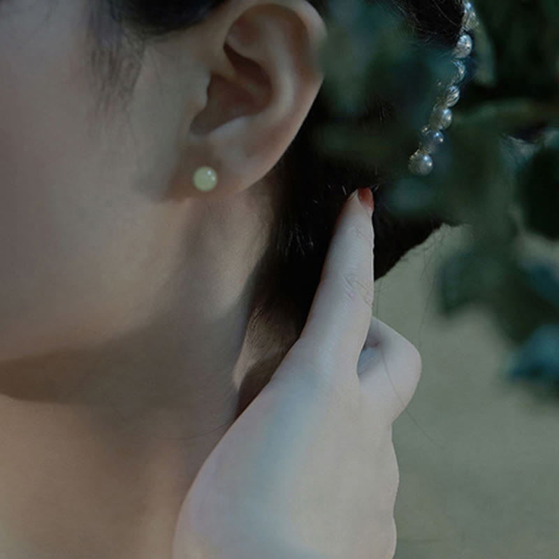 Boucles d'oreilles à tige en jade de 8 mm pour la prospérité et l'abondance