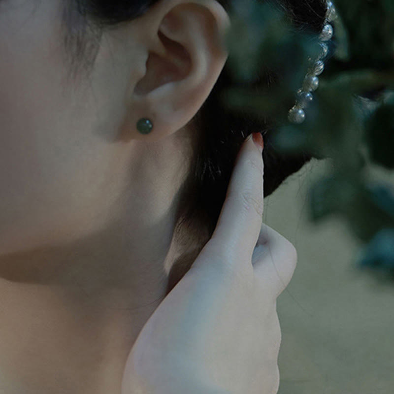 Boucles d'oreilles à tige en jade de 8 mm pour la prospérité et l'abondance