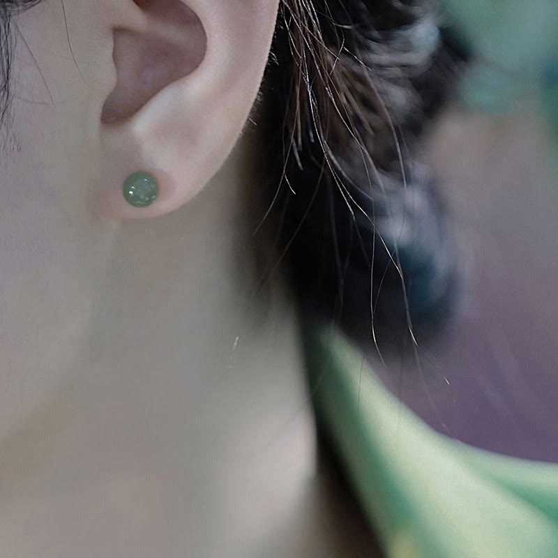 Boucles d'oreilles à tige en jade de 8 mm pour la prospérité et l'abondance
