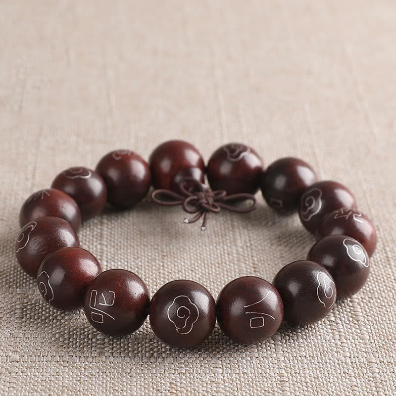 Bracelet Om Mani Padme Hum en bois de santal rouge à petites feuilles de 8 mm