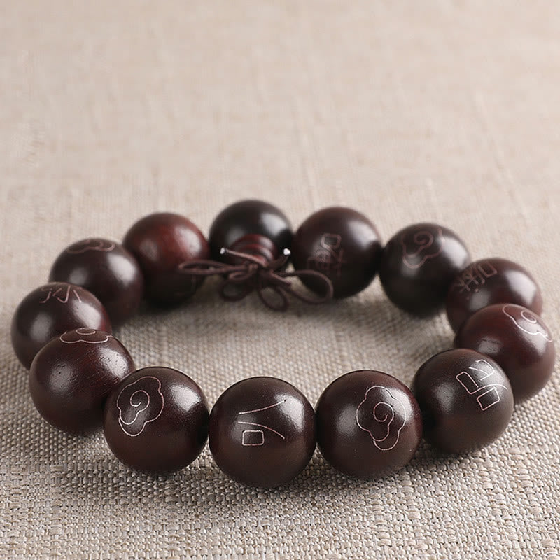 Bracelet Om Mani Padme Hum en bois de santal rouge à petites feuilles de 8 mm