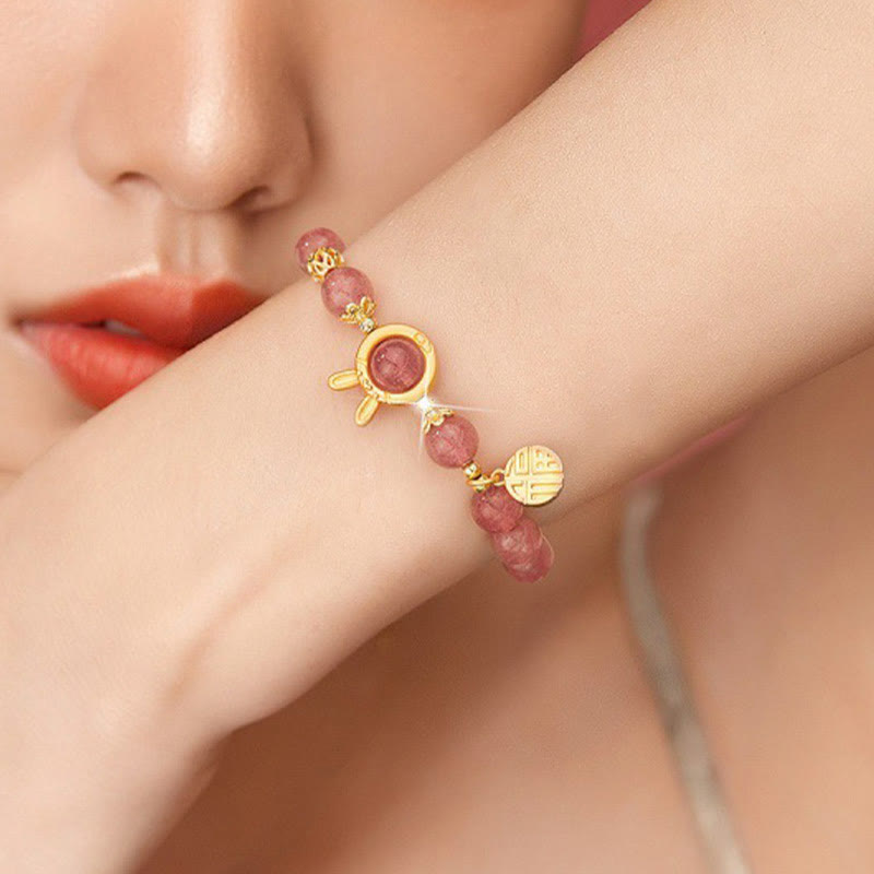 Bracelet Love en quartz fraise de 8 mm avec breloque lapin Fu